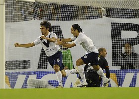 Bet on some Argentine magic as Velez visit Penarol